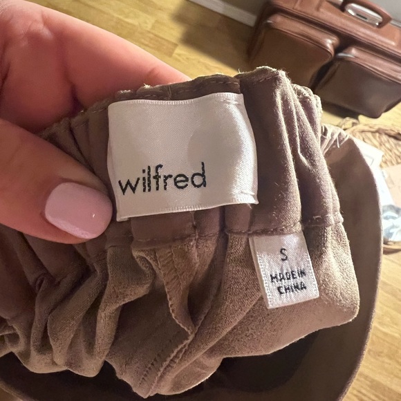 Aritzia Wilfred boissier short in camel - Picture 6 of 7